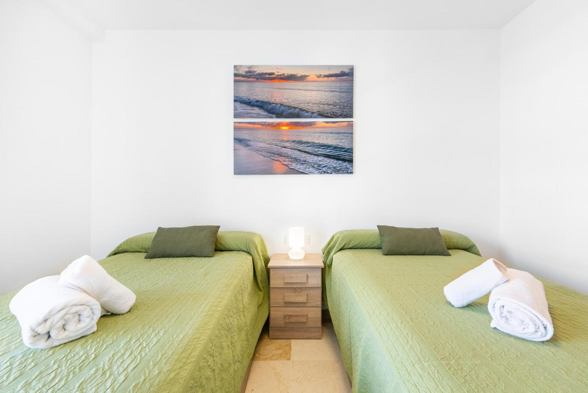 La Carihuela Beachfront Ii - Comfort, Style & Sea Views * Torremolinos