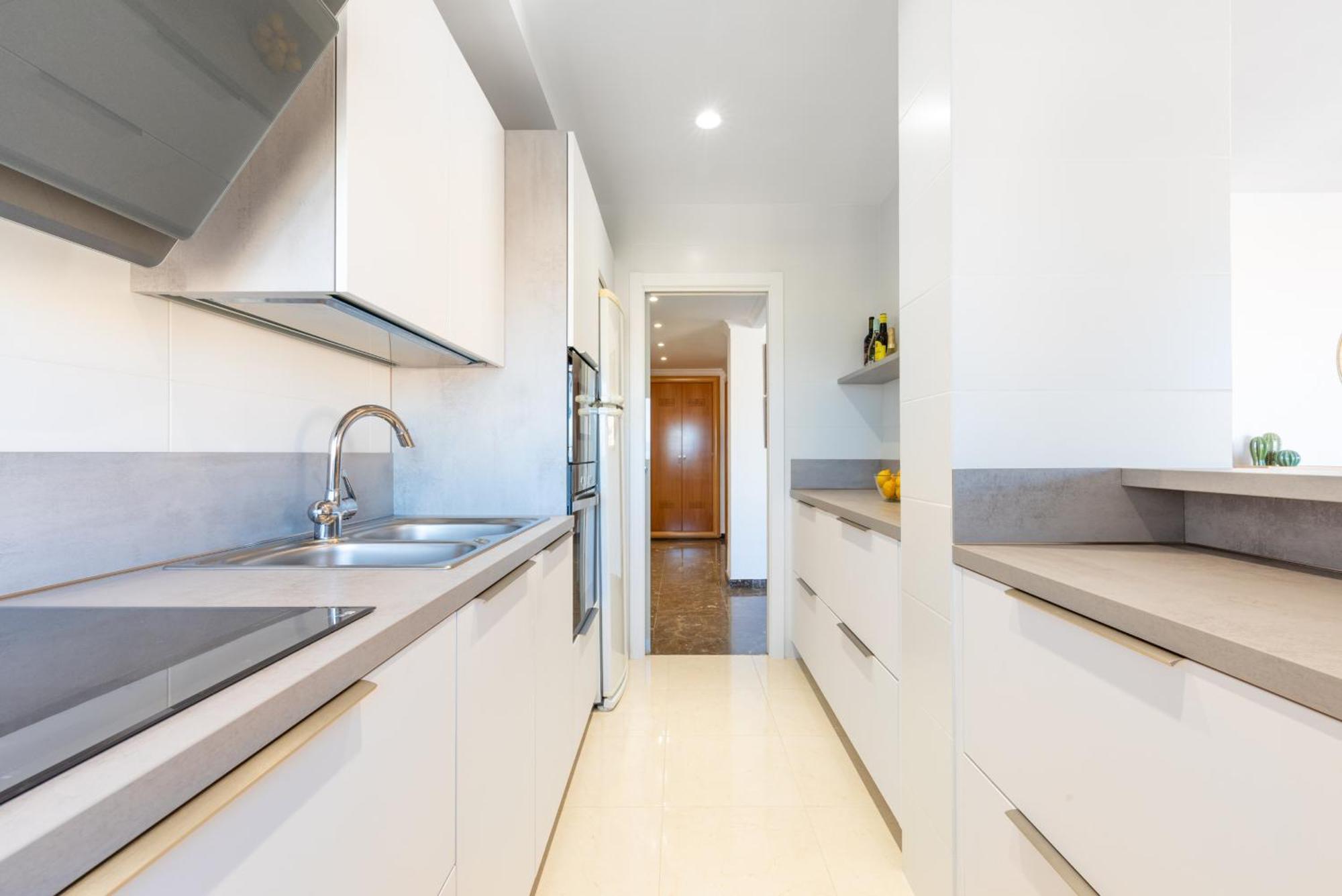 La Carihuela Beachfront Ii - Comfort, Style & Sea Views Apartment Torremolinos
