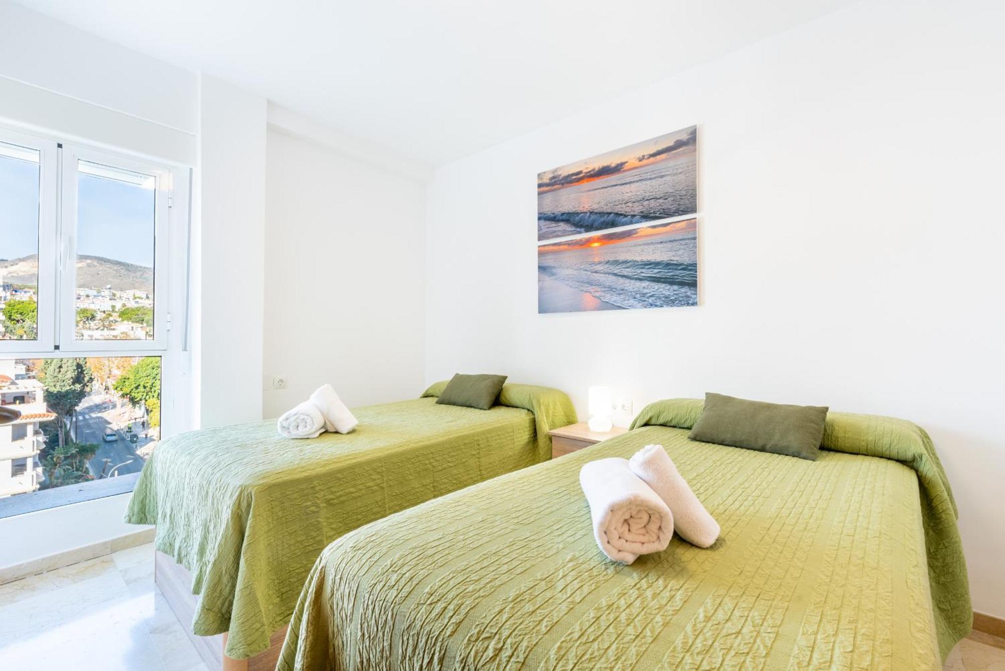 La Carihuela Beachfront Ii - Comfort, Style & Sea Views Apartment *