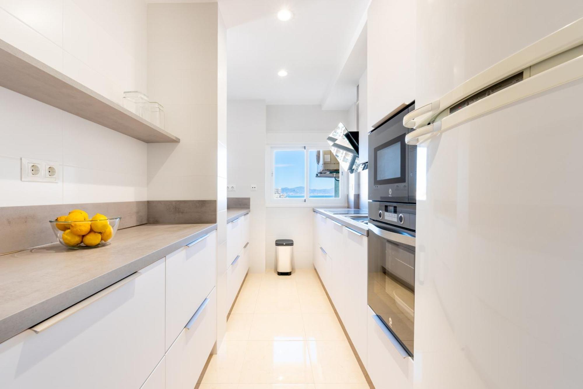 La Carihuela Beachfront Ii - Comfort, Style & Sea Views * Torremolinos